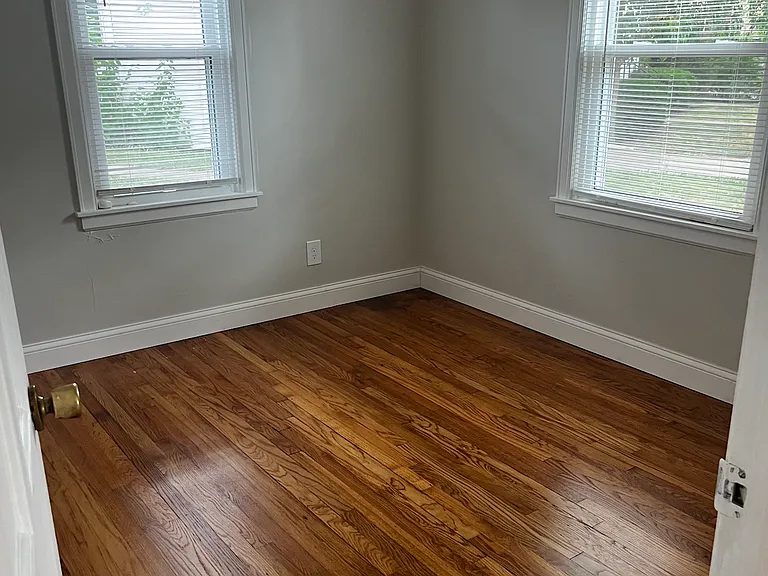 1607 Macarthur Dr — Photo 9