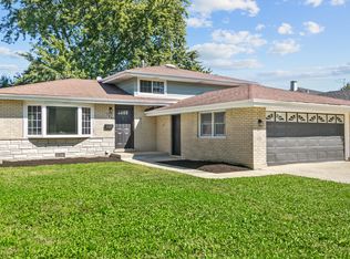 1340 Prince Dr, South Holland, IL 60473