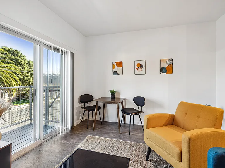Pullman Lofts — Photo 8