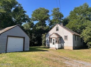 1097 Church Rd, Schenectady, NY 12302