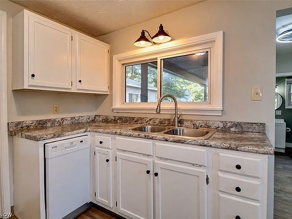 5th image of 361 Lessig Ave