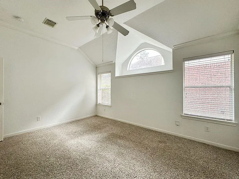 73 E Montfair Blvd — Photo 22