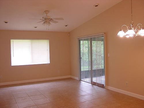 3rd image of 106 Sycamore Ct