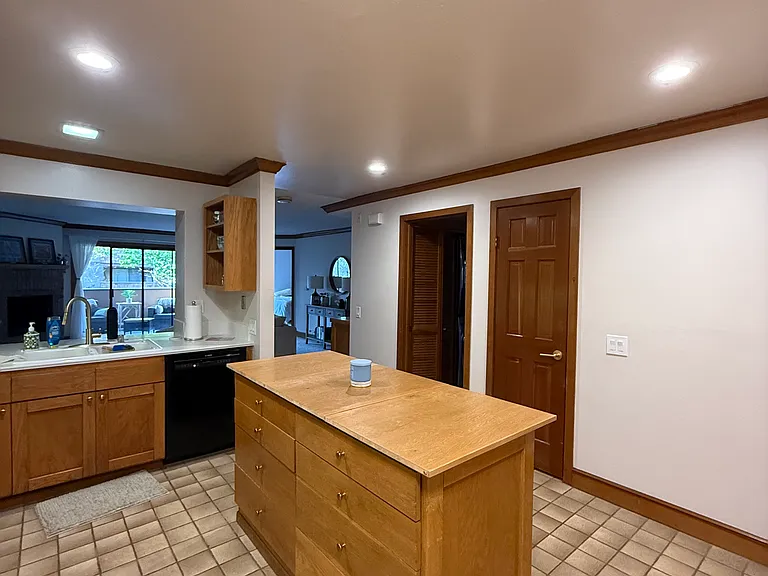 8840 Villa La Jolla Dr #203 — Photo 19