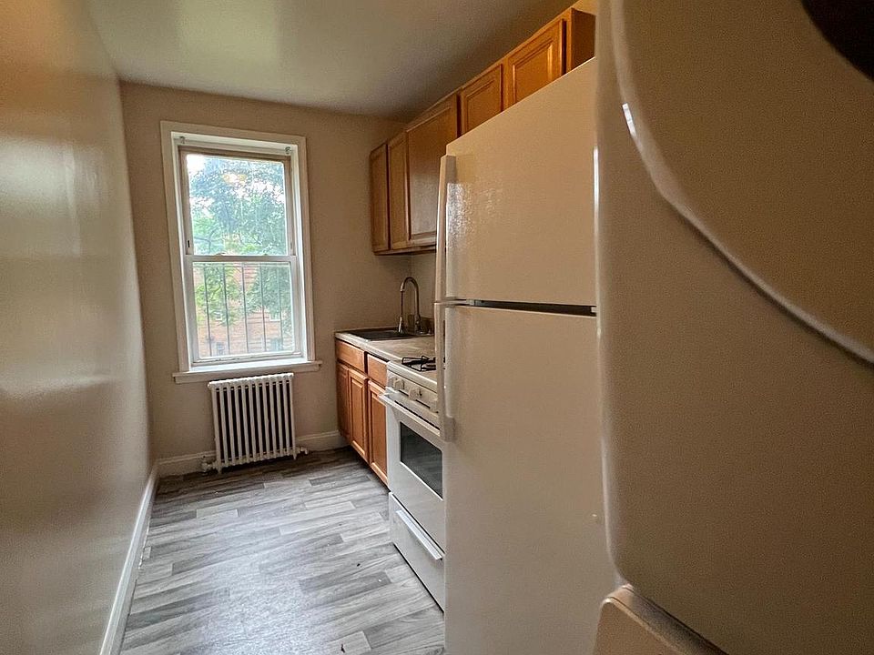 1st image of 38 Galveston Pl SW APT A