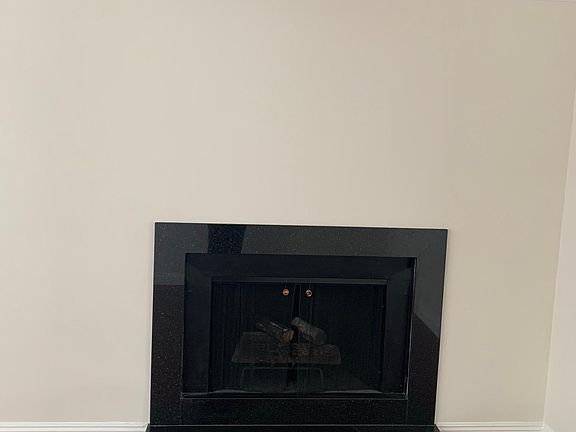 3rd image of 924 9th St #9