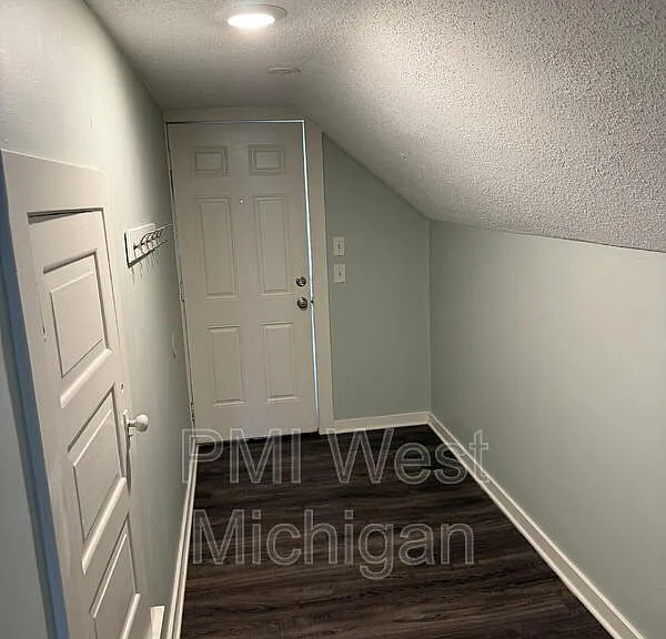 927 10th St NW #2 — Photo 15
