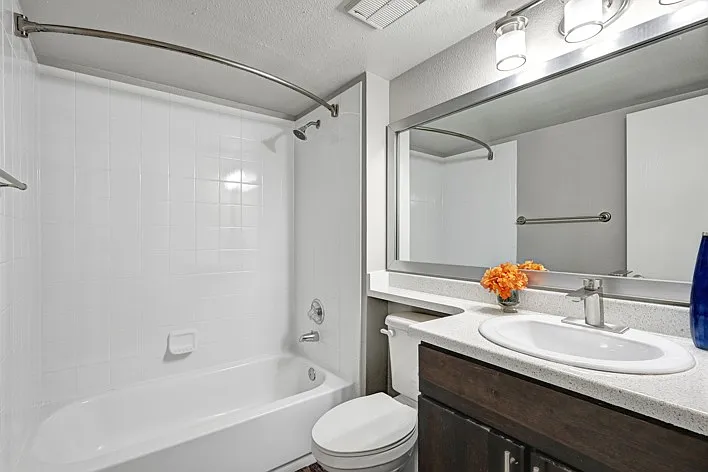 Summit Riverside Apartments — Photo 15