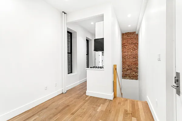 Rented by Corcoran | media 14