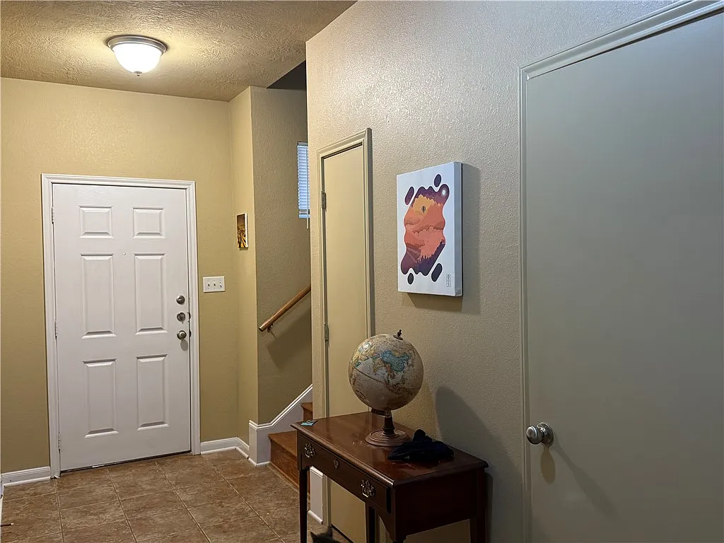 4 bed, 1782 sqft, $1,900 — Photo 2