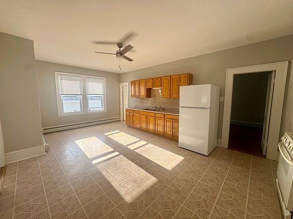 4th image of 69-71 Brooklawn St #2