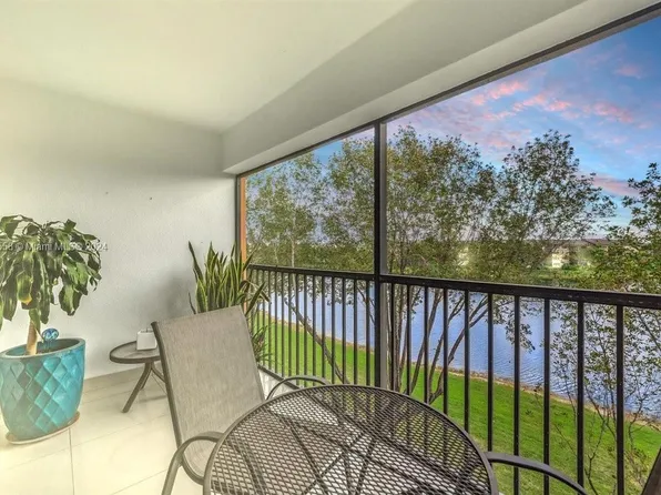 701 SW 141st Ave APT 412R, Pembroke Pines, FL 33027