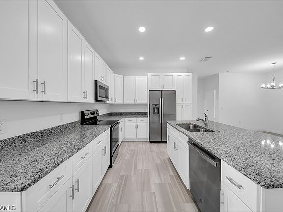 3rd image of 2219 NE 28th St