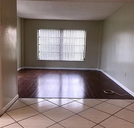 5th image of 4158 Inverrary Dr APT 111