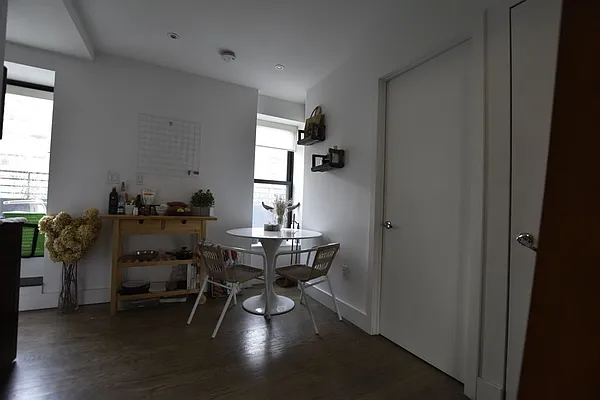 Rented by REAL New York | media 18