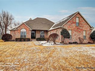 3806 E Chadwick Dr, Fayetteville, AR 72701