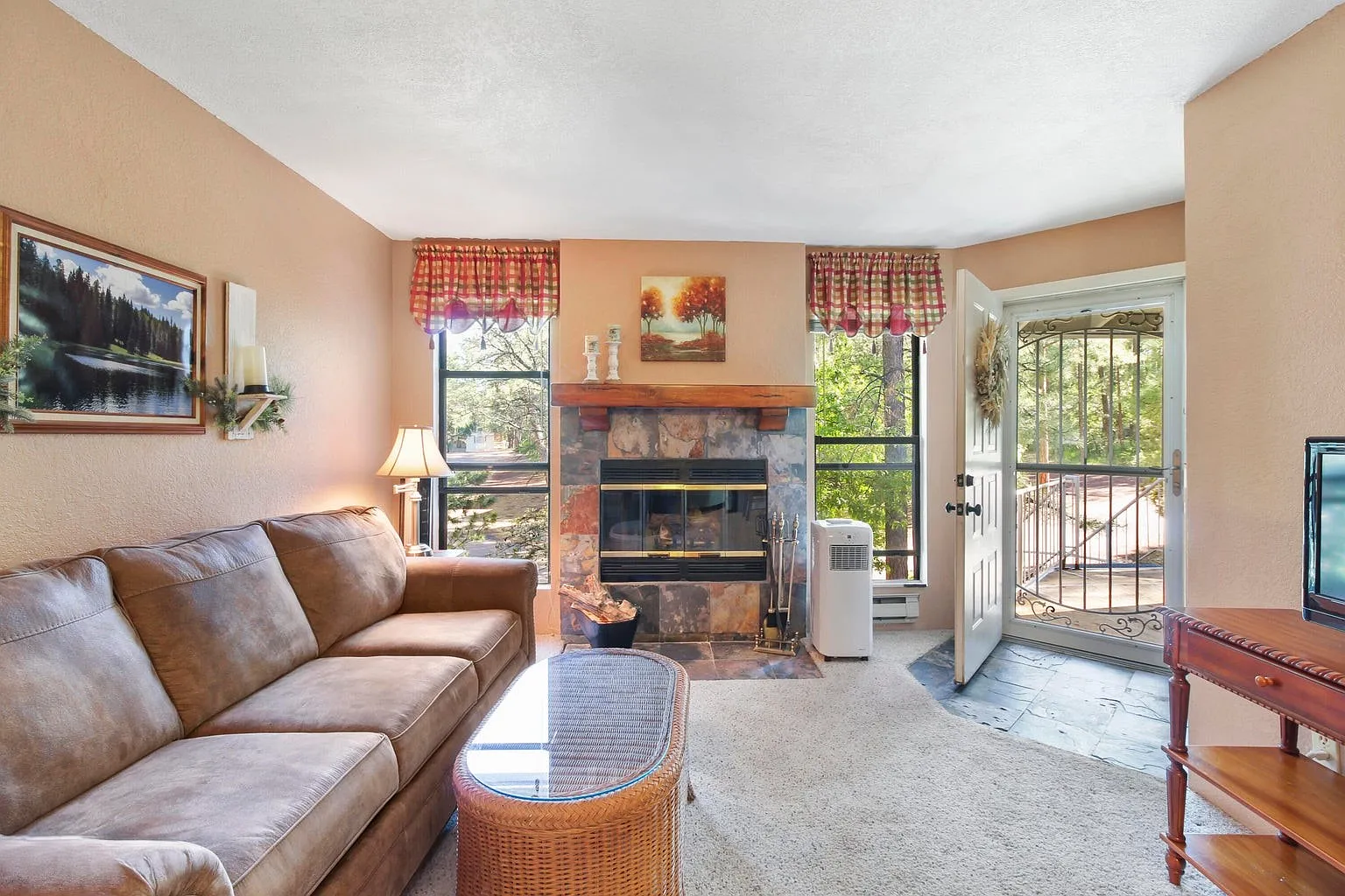 2 bed, 951 sqft, $1,700 — Photo 4