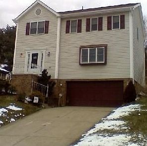 Welcome to 417 S. Highlander Heights Drive in Shaler!