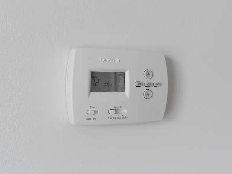 Graduate Pointe — Photo 10