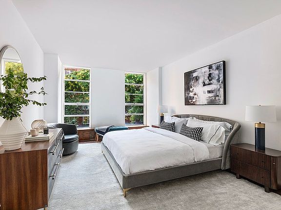 4th image of 37 W 12th St APT 3C