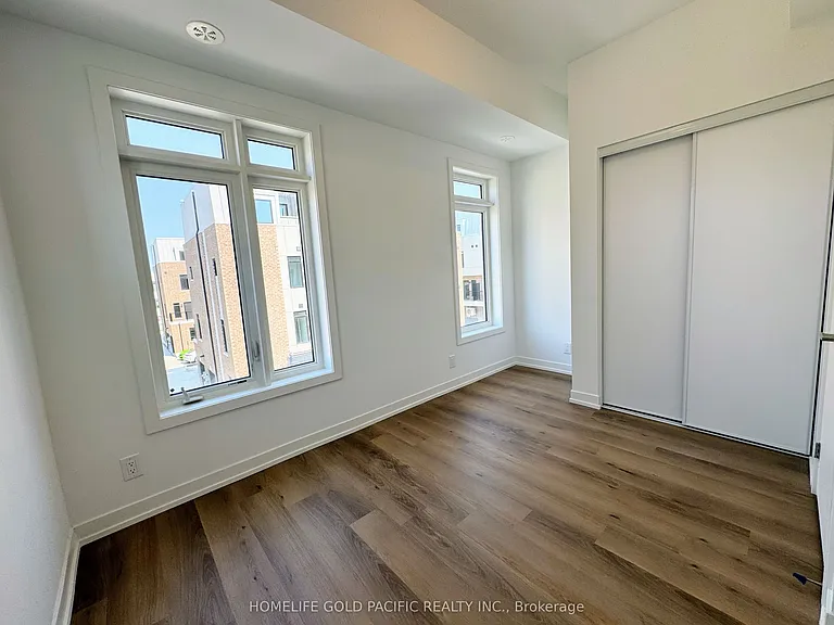 5 Spruce Pines Cres — Photo 18