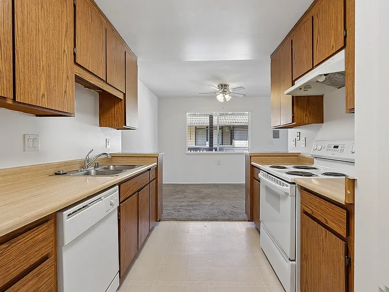 26-web-or-mls-Wisteria St 10-S1807-024