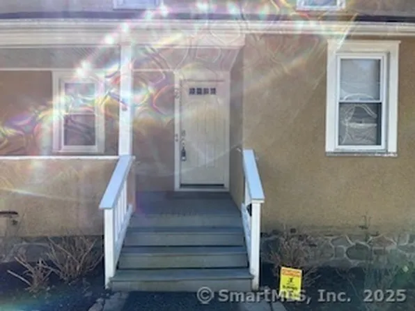 10 Hill St, New Canaan, CT