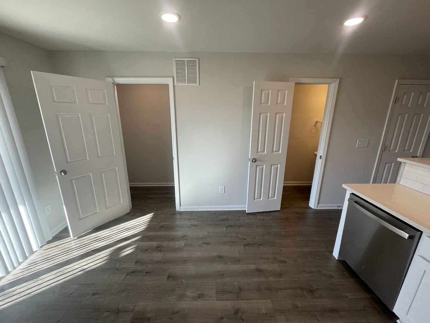 2 bd 2.5 ba townhome — Photo 4
