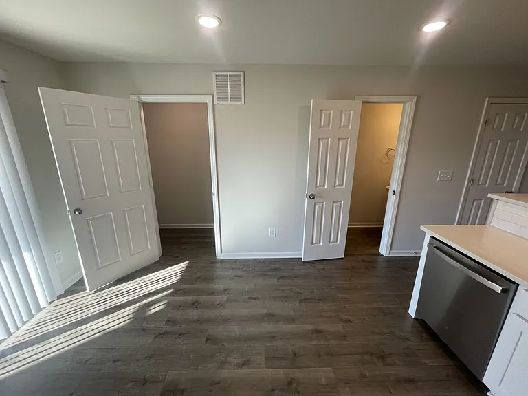 1003 Peony Ln — Photo 6