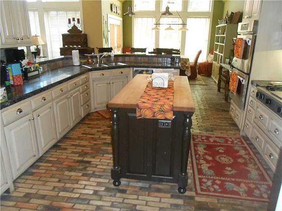 4th image of 4903 S 44th Pl