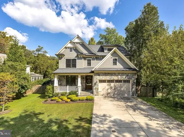 5723 Bradley Blvd, Bethesda, MD 20814