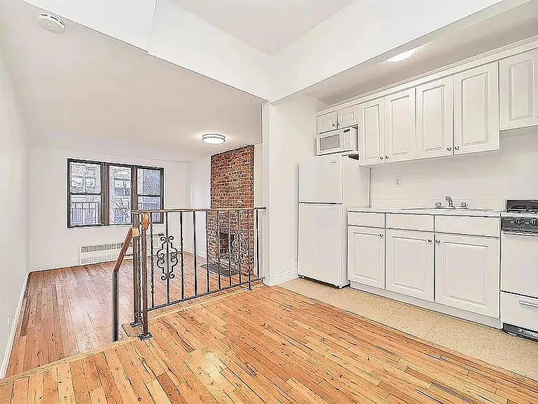 219 E 25th St #3A — Photo 3