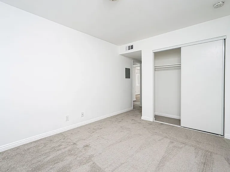 321 N Cedar St — Photo 18