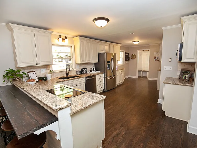 250 Wavetree Dr — Photo 6