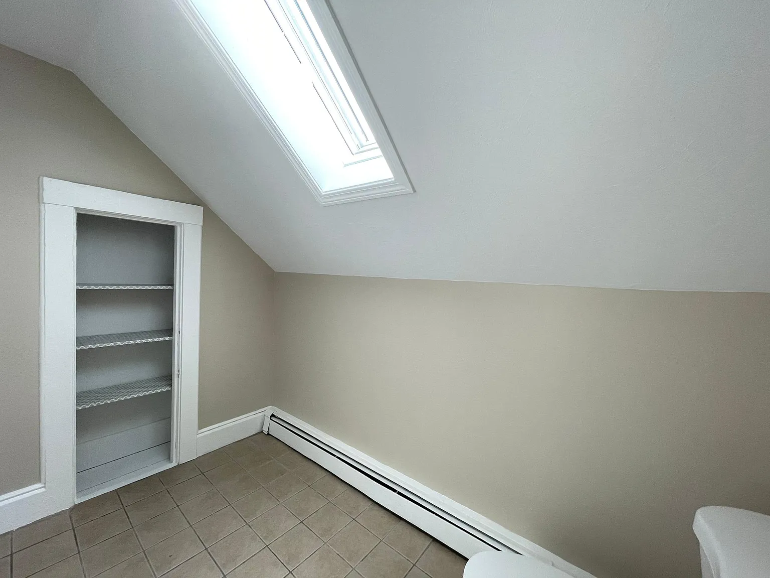 3 bed, 900 sqft, $2,695 — Photo 4