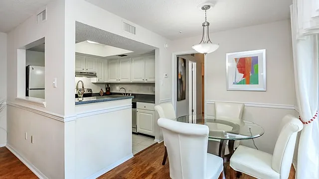 Classic Apartment Home Classic Apartment Home