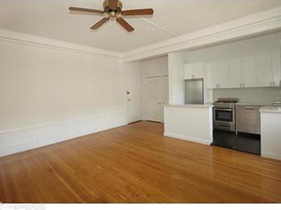 3rd image of 510 Cathedral Pkwy #10C