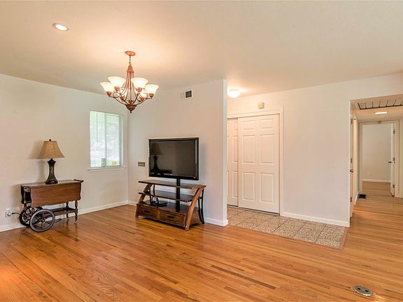 5th image of 7404 Candlewood Way