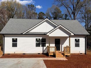 157 Poplar St, Calhoun, GA 30701