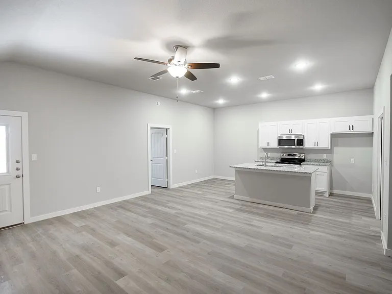 2718 Roman Ln — Photo 6
