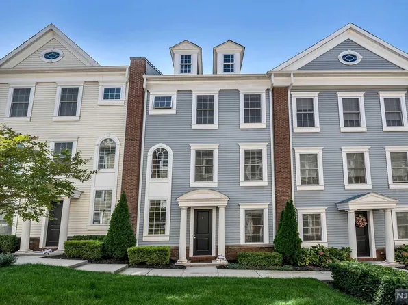 43 Roosevelt Dr, Wood Ridge, NJ 07075