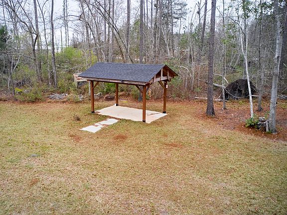 5th image of 482 Maple Ridge Dr