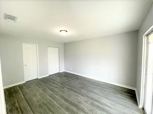 705 Harland Ct — Photo 5