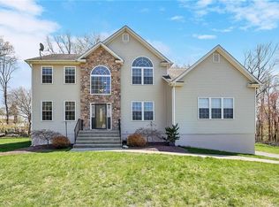 12 Polo Ct, Suffern, NY 10901