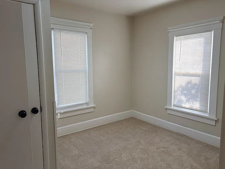 1412 Miami Ct NE — Photo 10