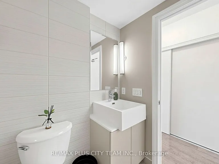 5 Hanna Ave #434 — Photo 9