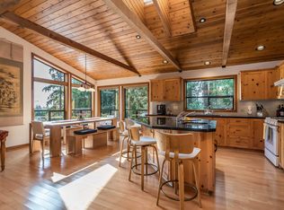 914 164th St, Surrey, BC V4A4Y5