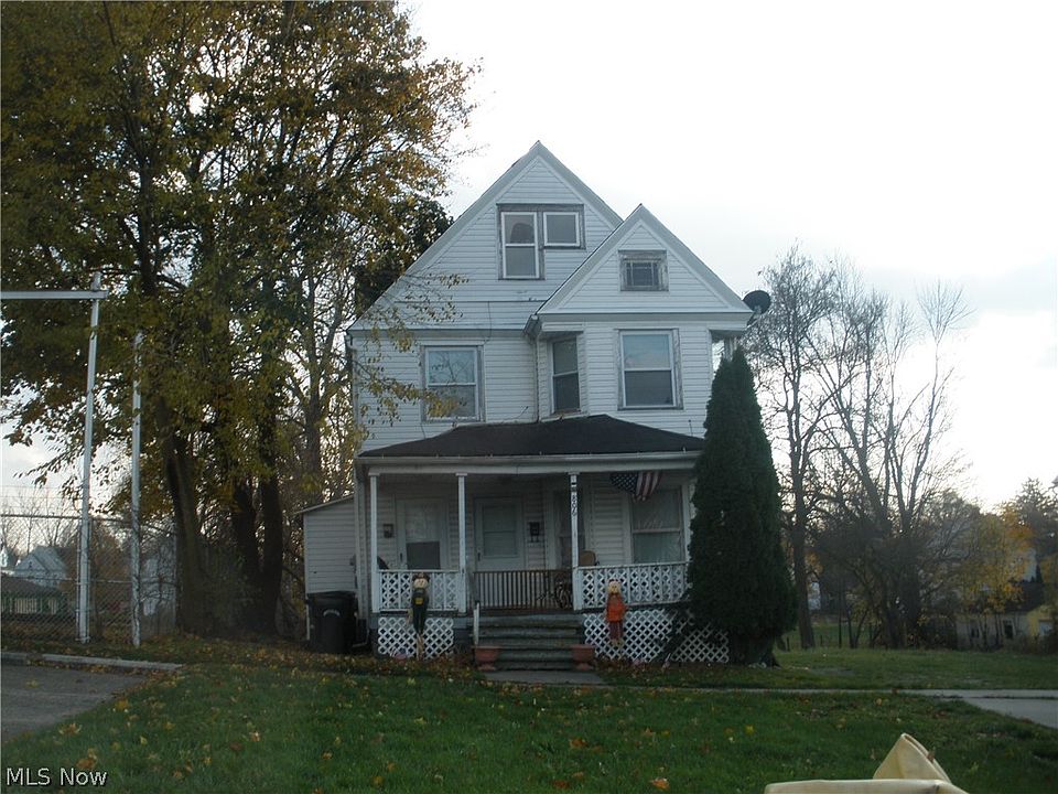 2nd image of 806 Broad St