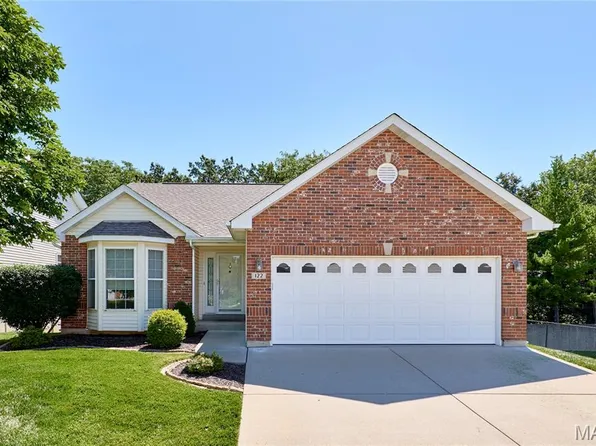 122 Westgate Dr, Saint Peters, MO 63376