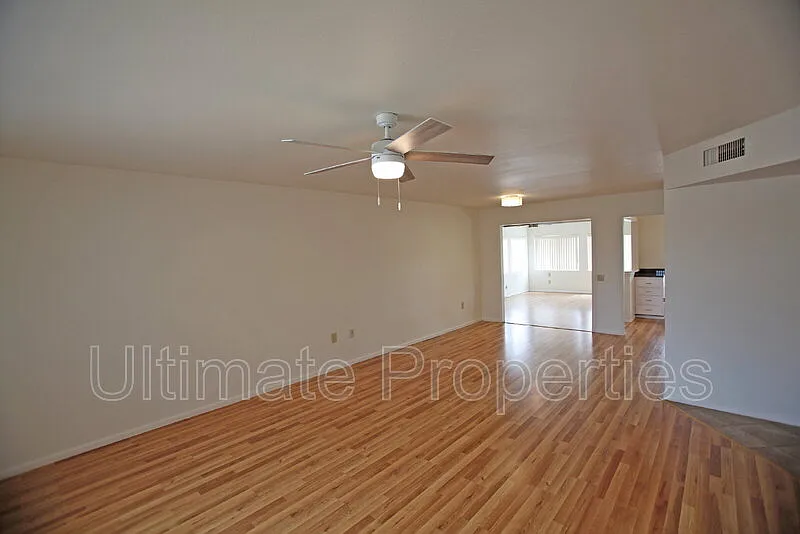 2 bed, 2.0 bath, 1421 sqft, $1,795 — Photo 3